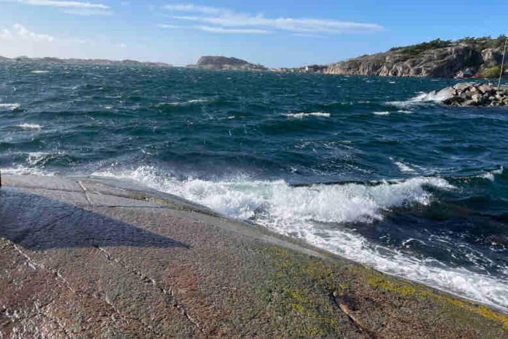 Ny Laegenhet Pa Markplan Med Havsutsikt Strömstad エクステリア 写真
