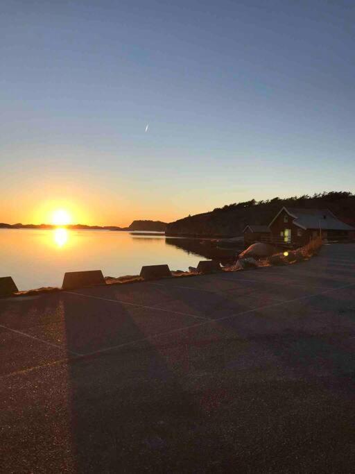 Ny Laegenhet Pa Markplan Med Havsutsikt Strömstad エクステリア 写真