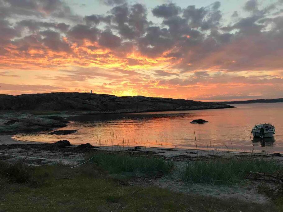 Ny Laegenhet Pa Markplan Med Havsutsikt Strömstad エクステリア 写真